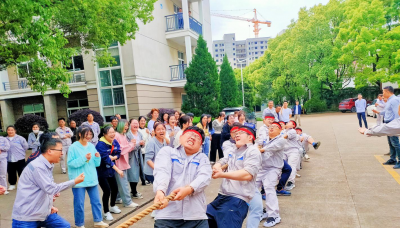 迎亚运、庆“五一”新化职工拔河比赛
